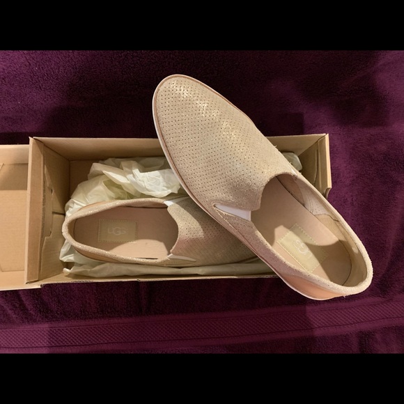 Uggs Adley Perf slip on flats in Stardust Gold - Picture 6 of 7
